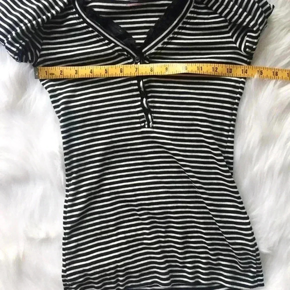Old Navy Black & White Striped with Ruffle Detail - Picture 8 of 8